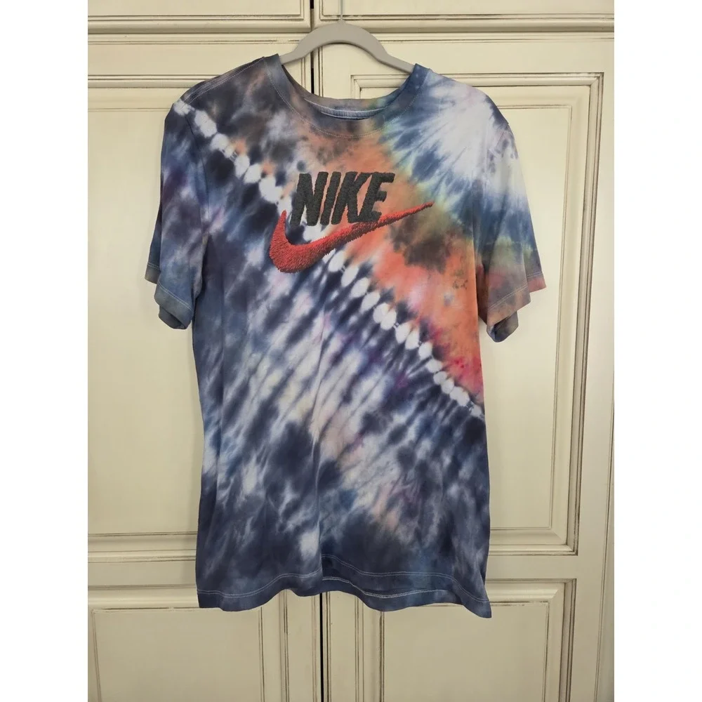 The Nike Tee Tie Dye Shirt Youth Large Fuzzy Carpet Swoosh Athleisure